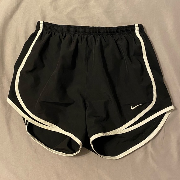 Nike Pants - Women’s Nike Tempo Shorts